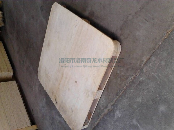 如何根據(jù)需求選擇合適的木托盤